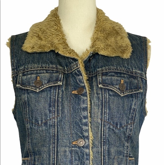 GAP Sherpa Lined Denim Jean Vest - Picture 9 of 10